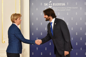 Präsident des BVMW Ahlhaus: KMUs fühlen sich bei Wirtschaftsrunde in der Kanzlei übergangen