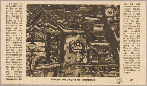 Alte Schwarz-Weiß-Karte einer Stadt mit detaillierten Straßen, Gebäuden und Sehenswürdigkeiten, begleitet von Text, der ihre Geschichte, Kultur und Attraktionen beschreibt.