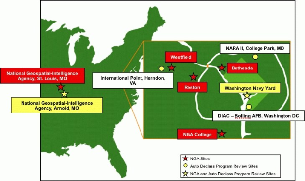 Eine detaillierte Karte der Vereinigten Staaten, die die Standorte der National Geospatial Intelligence Agency hervorhebt, mit fettem, zentriertem Text.