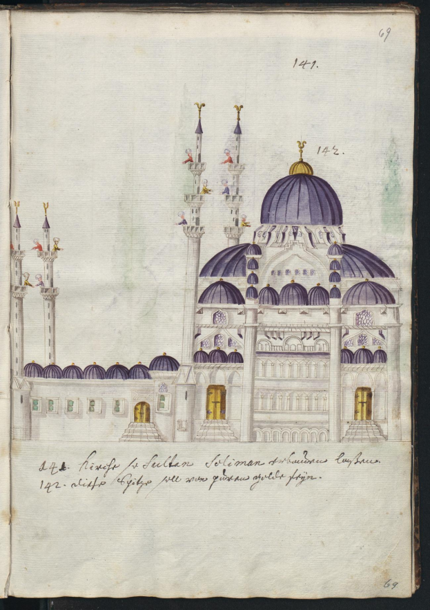 Ein aufgeschlagenes Buch mit einer detaillierten Zeichnung einer Moschee, auf der Text zu erkennen ist.