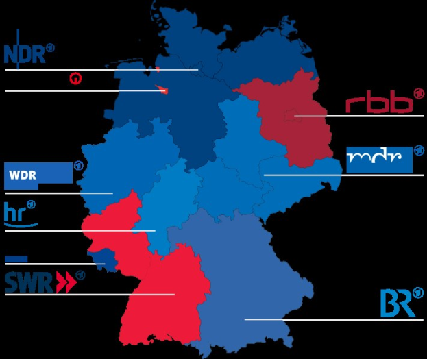 Eine Karte von Deutschland mit in rot und blau hervorgehobenen Bundesländern, die die Ergebnisse der Wahl 2016 anzeigen, einschließlich der Namen der Kandidaten und weiterer Wahl details.